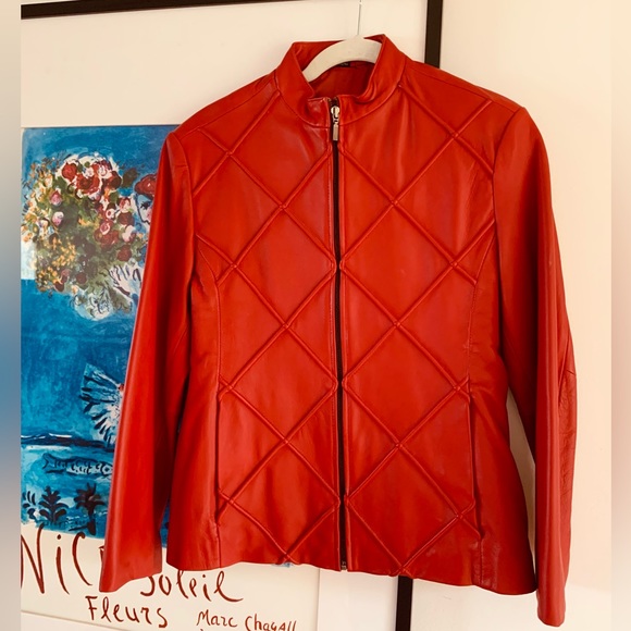 Red Luxurious Leather Cropped Zippered Jacket - Picture 7 of 15